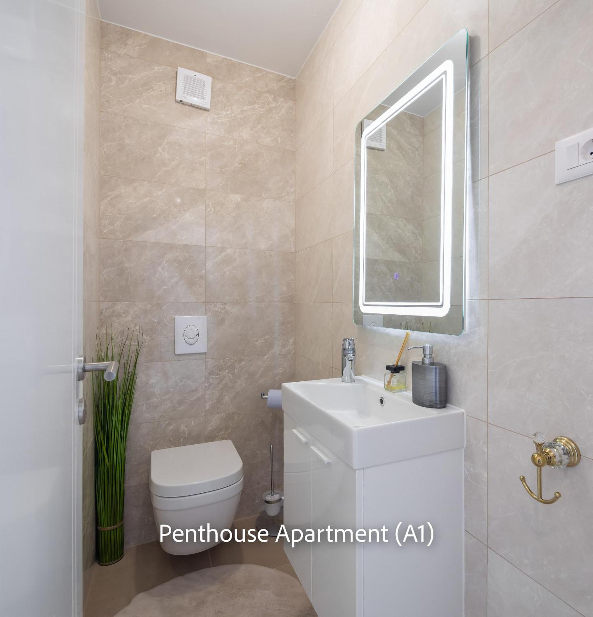 La Adriatique Apartman *